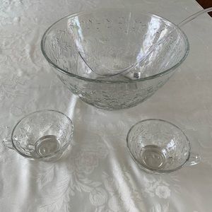 Princess House Fantasia punch bowl with 12 cups